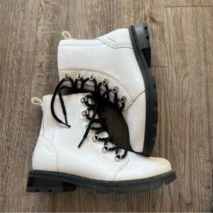Sorel White Combat Boots with Black Laces